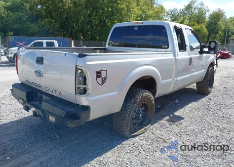 2011 Ford F-250 Xl z USA, uszkodzony, nr VIN 1FT7X2BT4BEC90939
